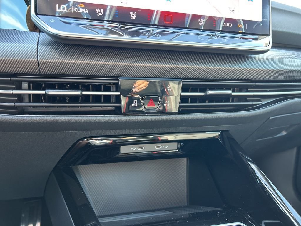 New 2026 Black Volkswagen 2.0T SE image 36