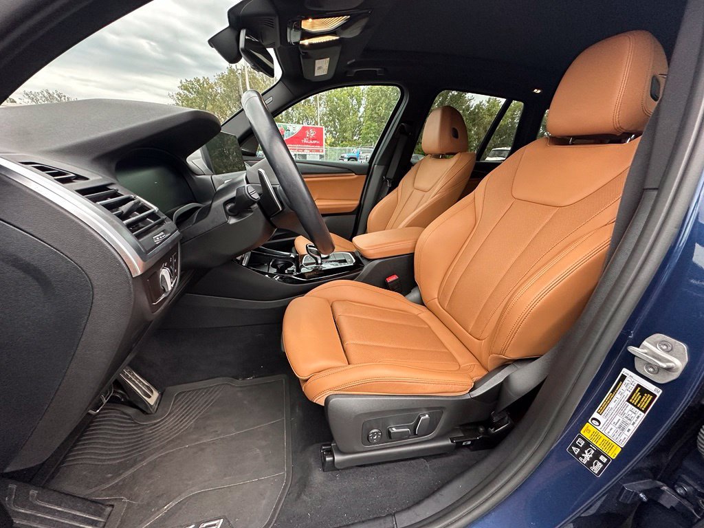 Used 2024 Blue Metallic BMW xDrive30i image 6