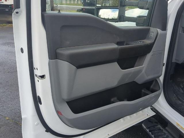 2024 Ford F-550 Super Duty Chassis Cab XL - Photo 9