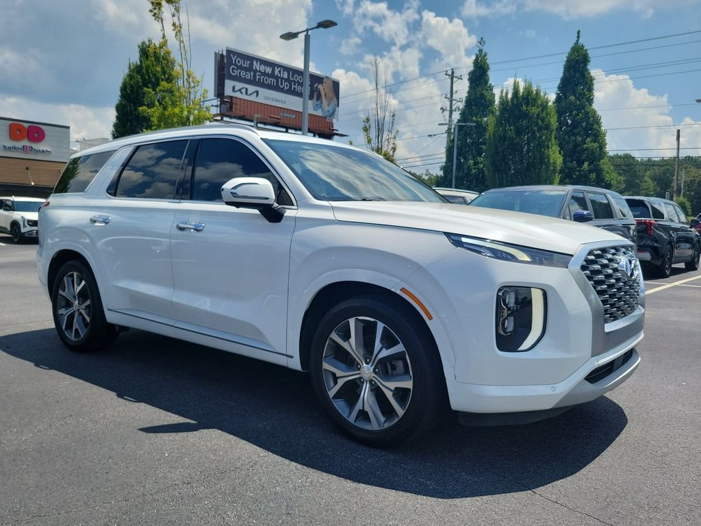 Used 2022 White Hyundai Limited image 3