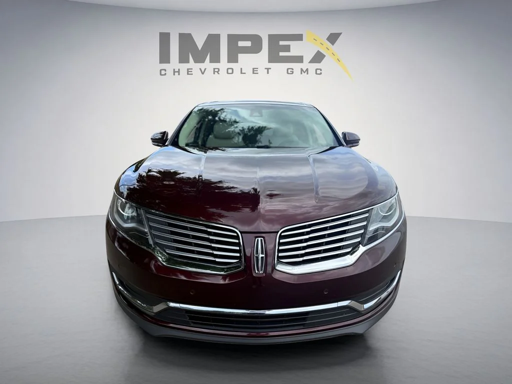Used 2018 Red Lincoln Reserve image 8