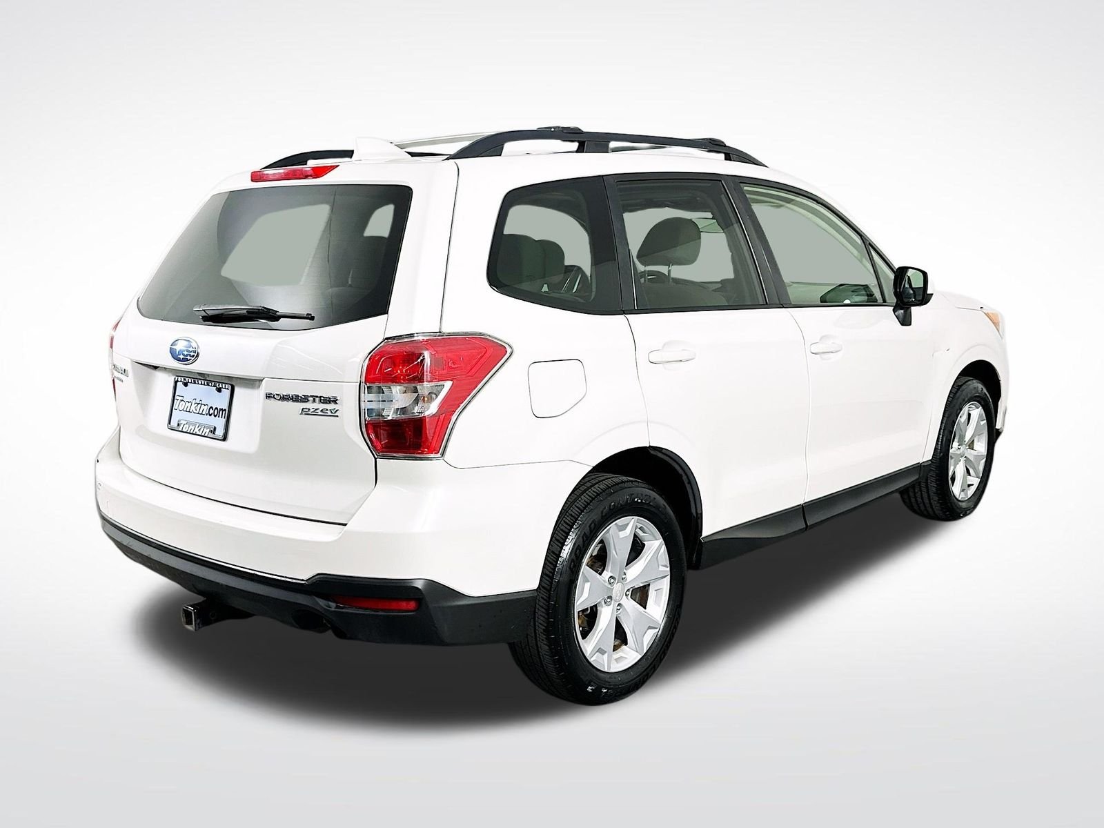 Used 2016 Crystal White Pearl Subaru 2.5i Premium image 7
