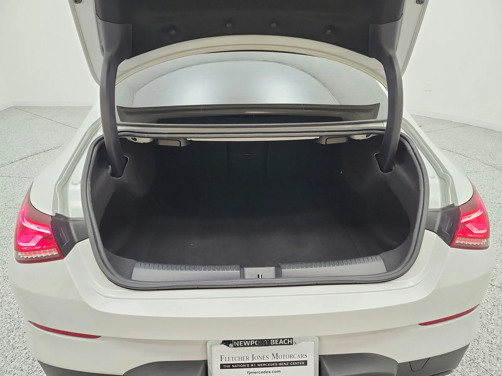Used 2023 Digital White Metallic Mercedes-Benz CLA 250 Coupe image 19