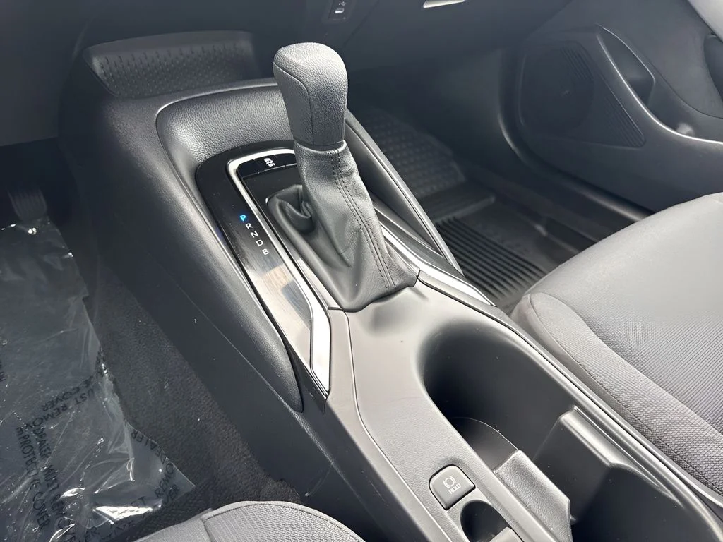 Used 2025 White Toyota LE image 16