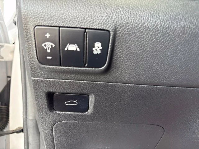 Certified Used 2022 White Kia LXS image 24