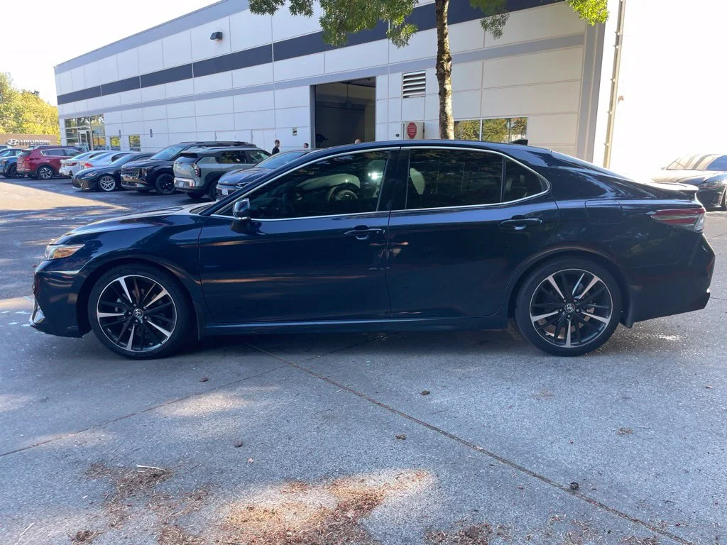 Used 2018 Aqua Toyota XSE V6 image 7