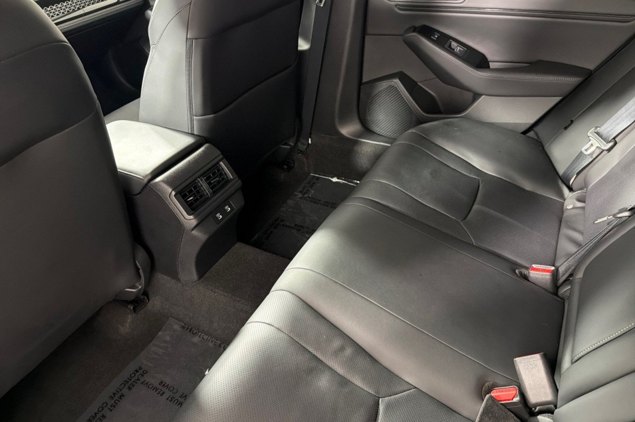 Used 2024 BLACK Honda Touring image 11