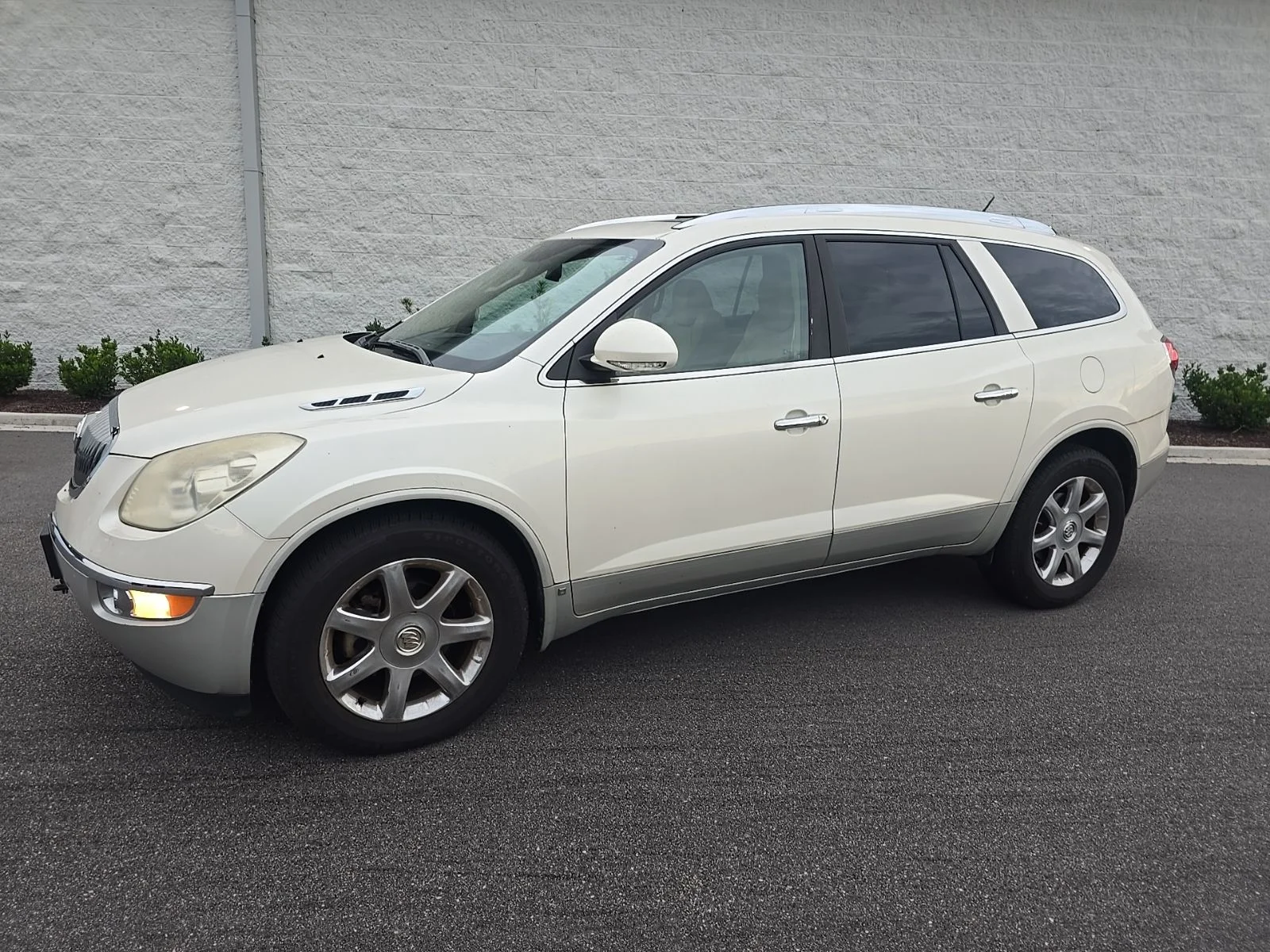 Used 2008 White Diamond Clearcoat Buick CXL image 1