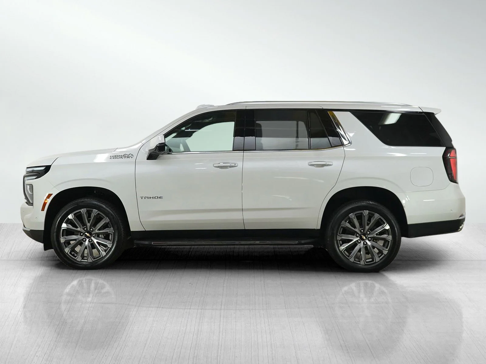 Used 2025 Chevrolet Tahoe High Country with VIN 1GNS6TR83SR409729 for sale in Roseville, Minnesota