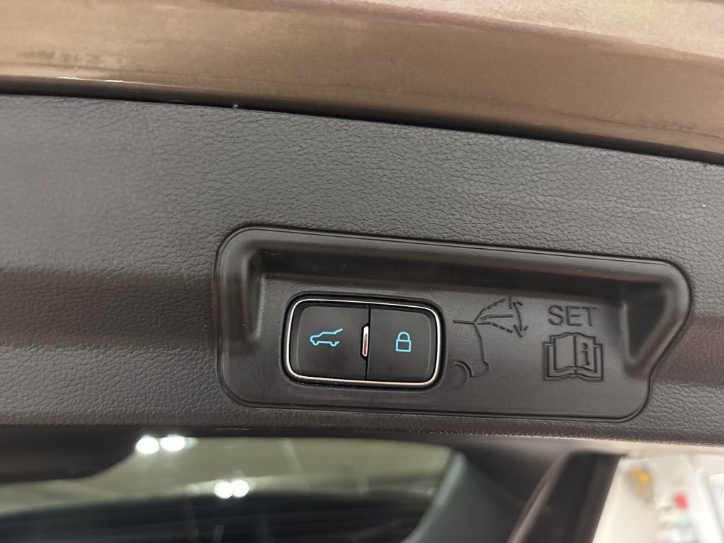 Used 2021 Gray Ford Limited image 34