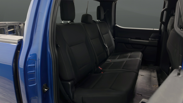 Used 2023 Atlas Blue Metallic Ford XLT image 23