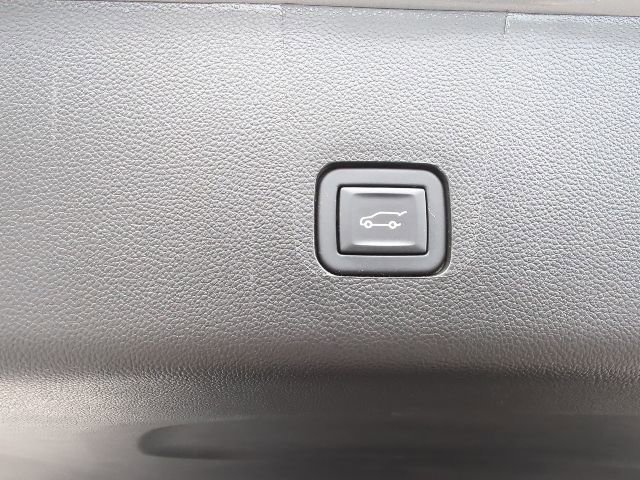 2023 Chevrolet Traverse 1LT - Photo 35