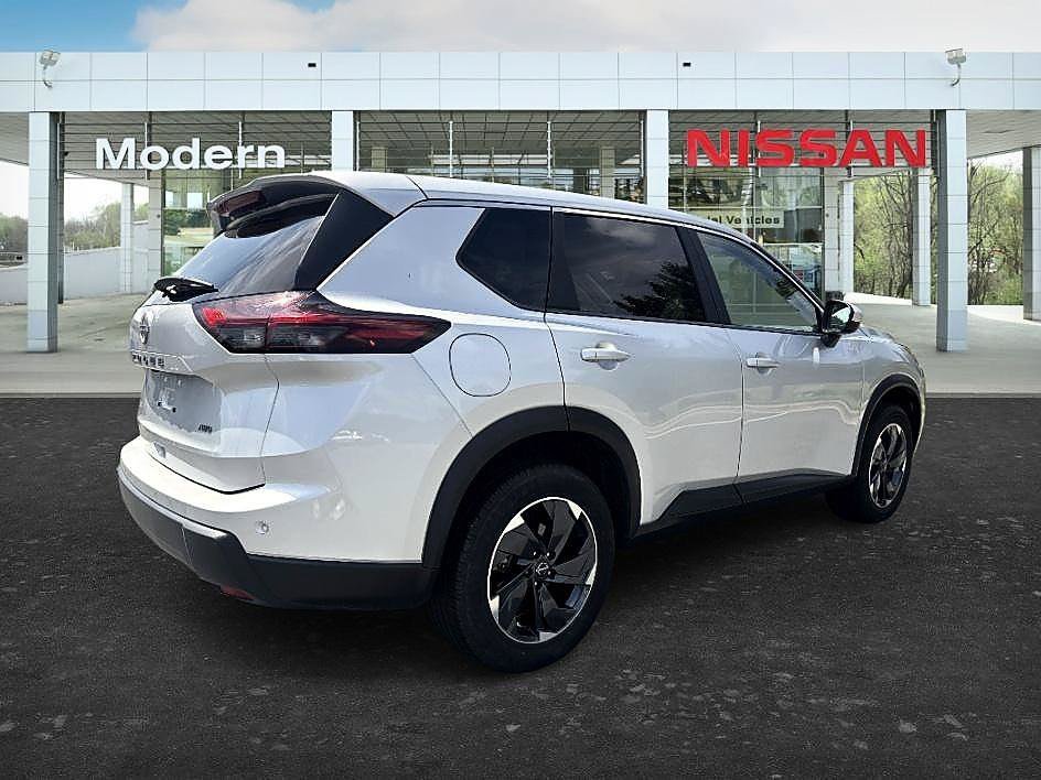 Used 2025 Brilliant Silver Metallic Nissan SV image 5