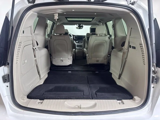 Used 2017 White Chrysler Limited image 23