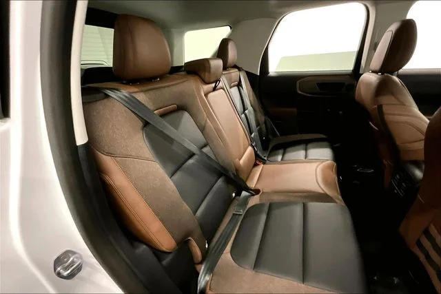 Used 2025 Oxford White Ford Outer Banks image 26
