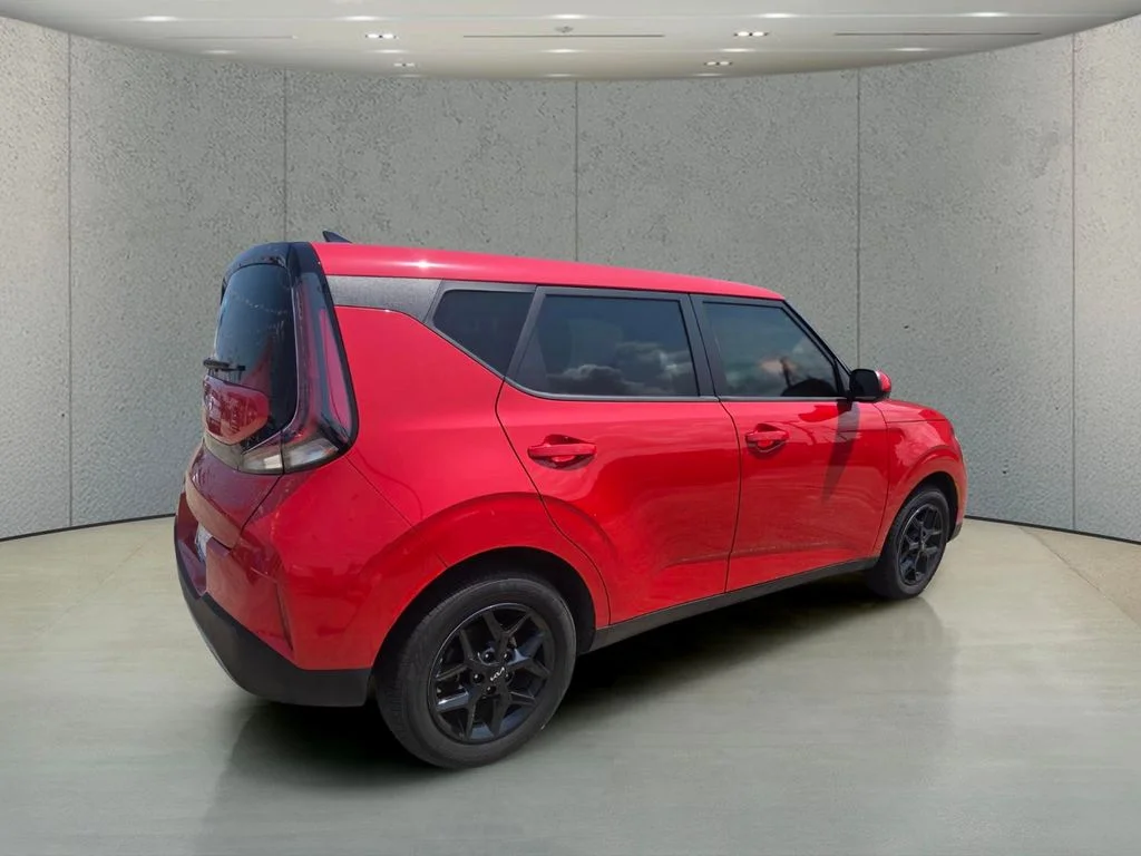 Used 2025 Red Kia LX image 5