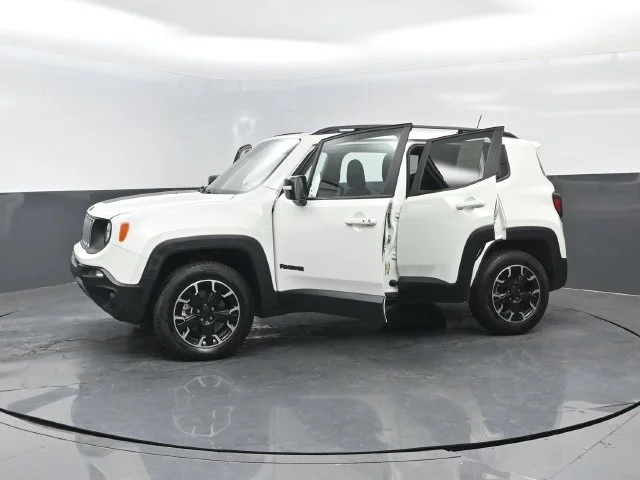 Certified Used 2023 Alpine White Clearcoat Jeep Latitude image 29