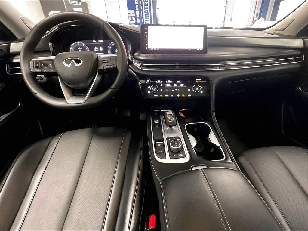 Used 2026 White INFINITI LUXE image 21