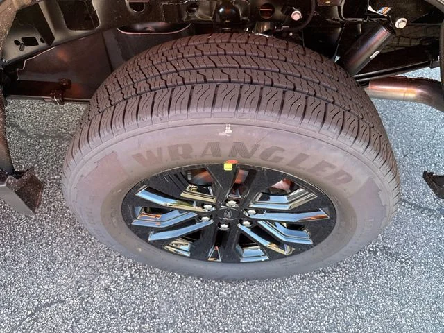 New 2026 Agate Black Metallic Ford Lariat® image 18