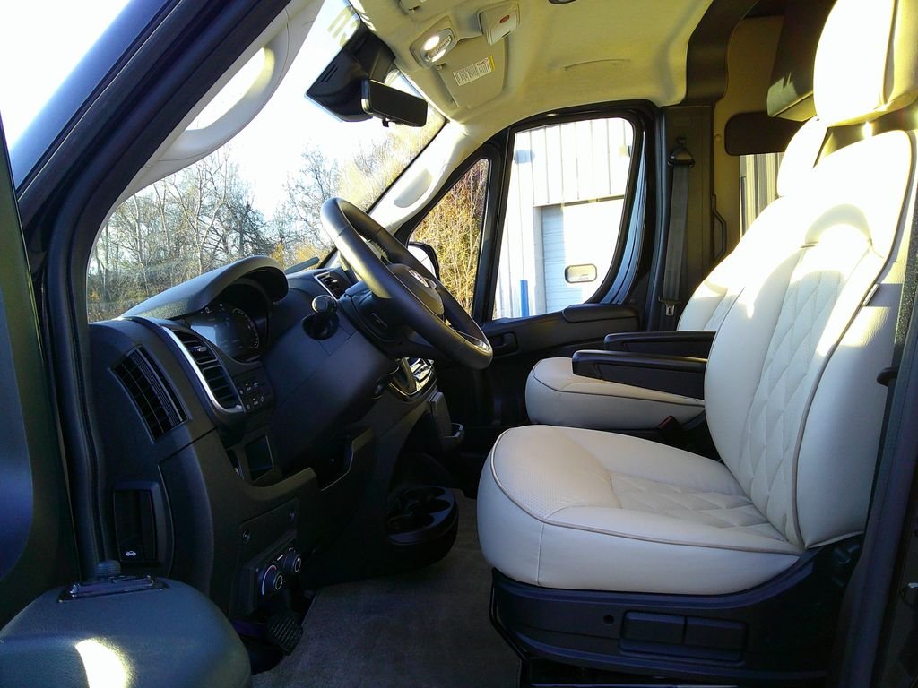 Used 2024 Black RAM High Roof image 46