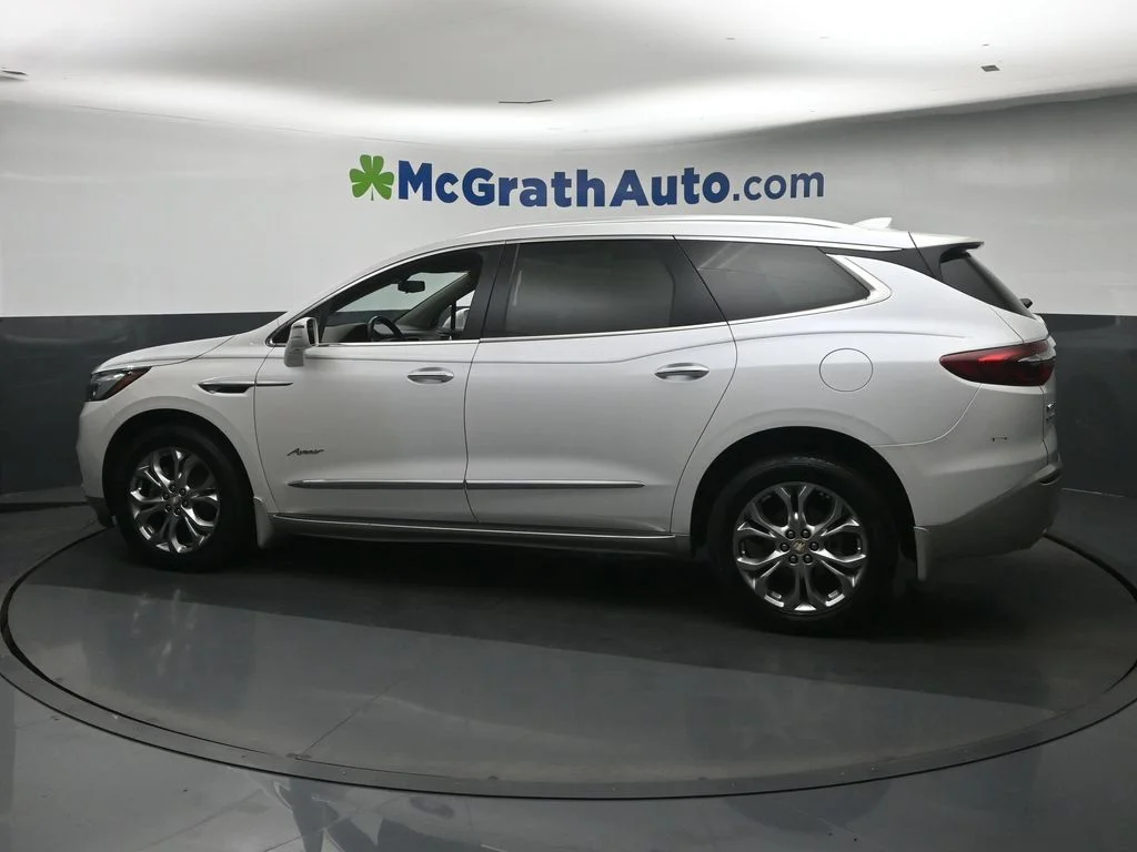 Used 2018 White Buick Avenir image 28