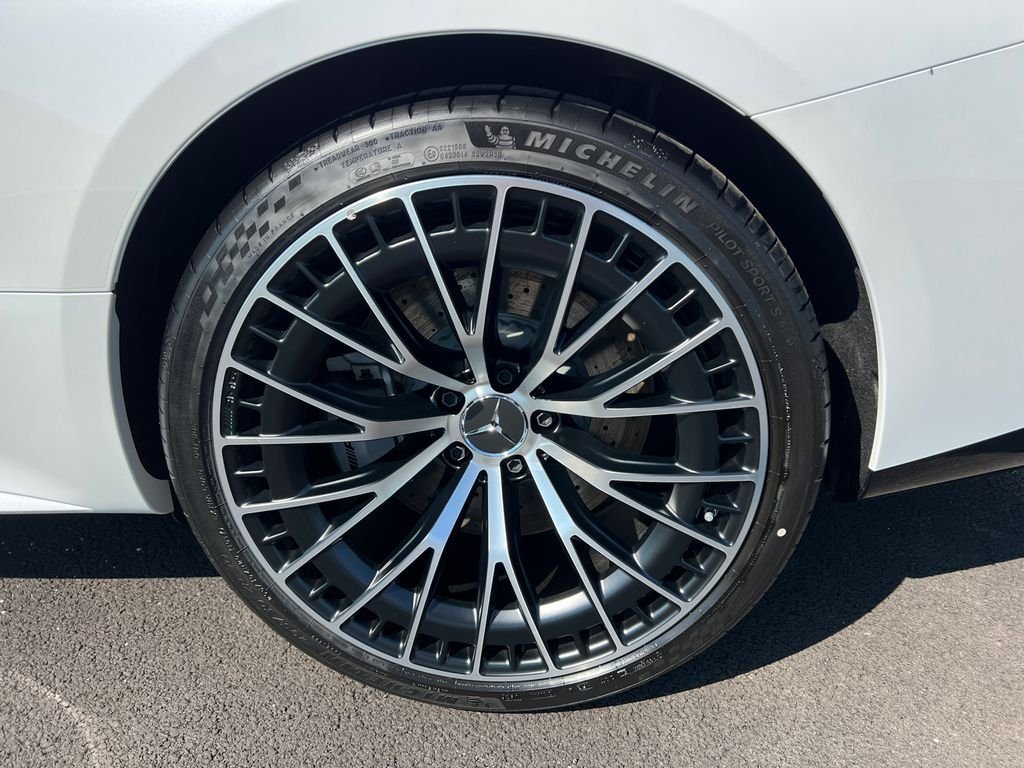 New 2026 MANUFAKTUR Moonlight White Metallic Mercedes-Benz AMG® CLE 53 4MATIC+ Coupe image 34