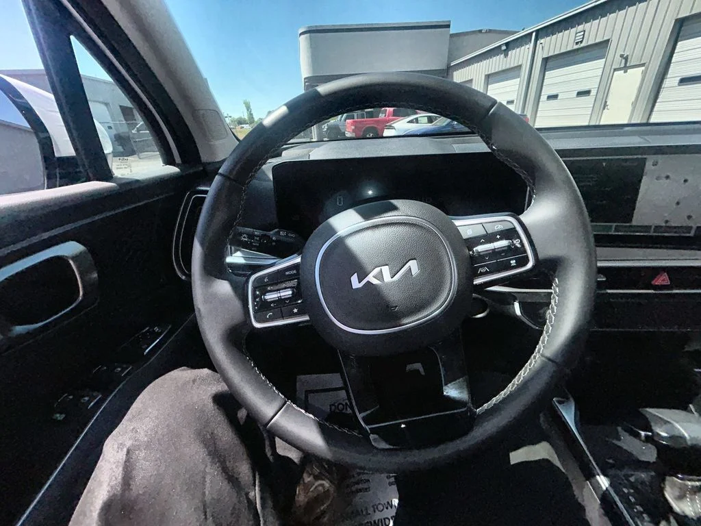 Used 2025 White Kia EX image 20