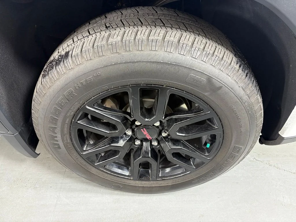 Used 2023 White GMC Elevation image 14