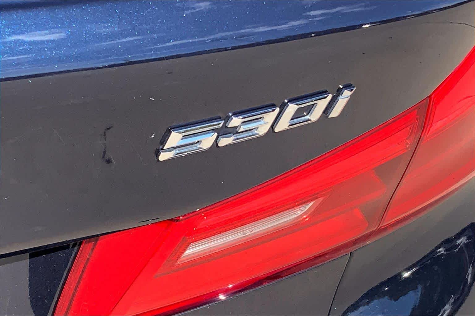 Used 2019 Imperial Blue Metallic BMW 530i xDrive image 10