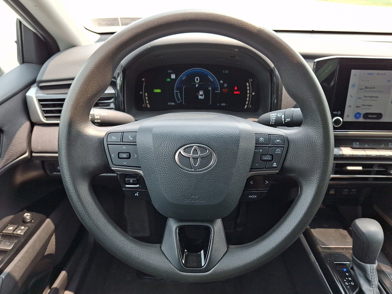 Used 2025 Wind Chill Pearl   089 Toyota LE image 20