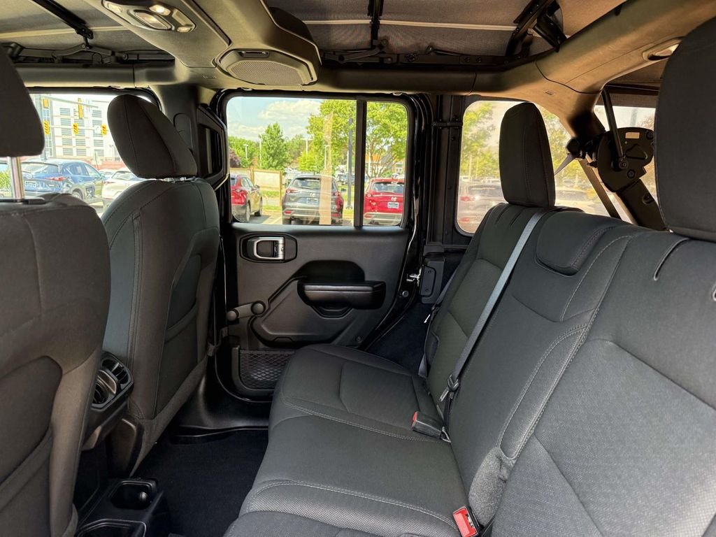 Used 2020 Black Jeep Unlimited Sport image 17