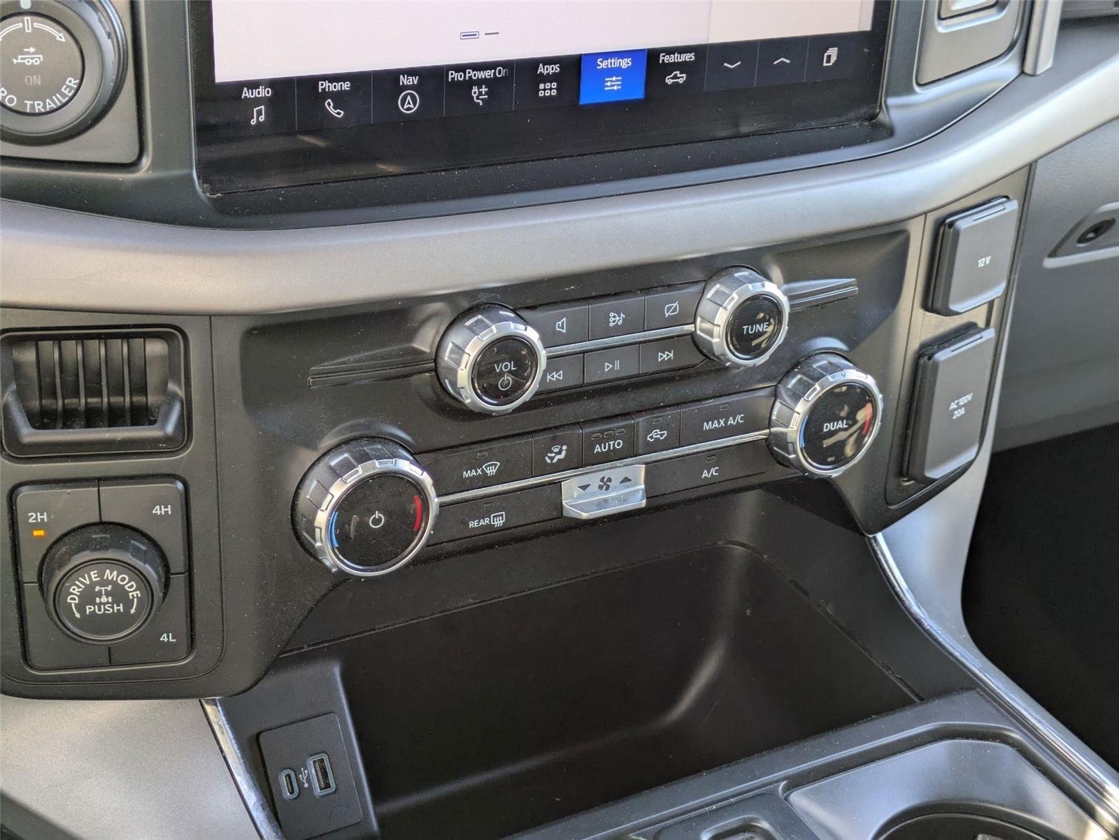 Used 2024 Agate Black Metallic Ford XLT image 24