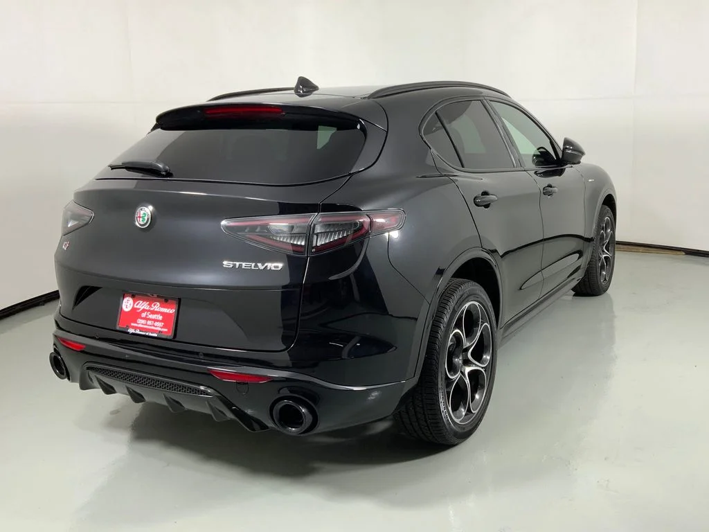 2026 Alfa Romeo Stelvio Base - Photo 2