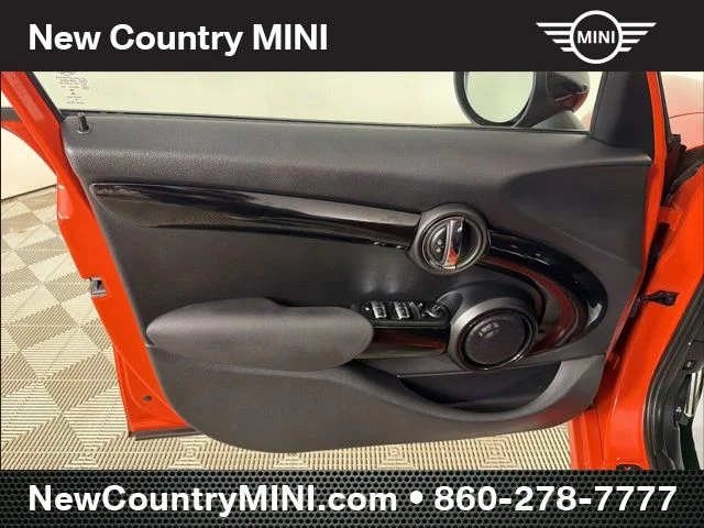 Used 2019 Orange MINI  image 12