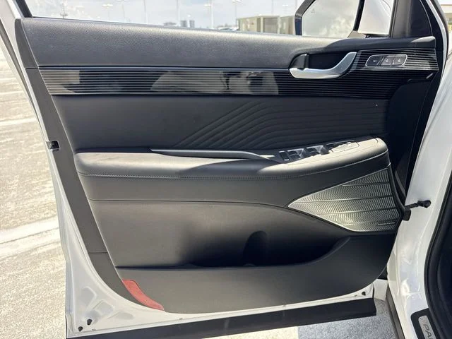 Used 2024 White Hyundai Calligraphy image 13