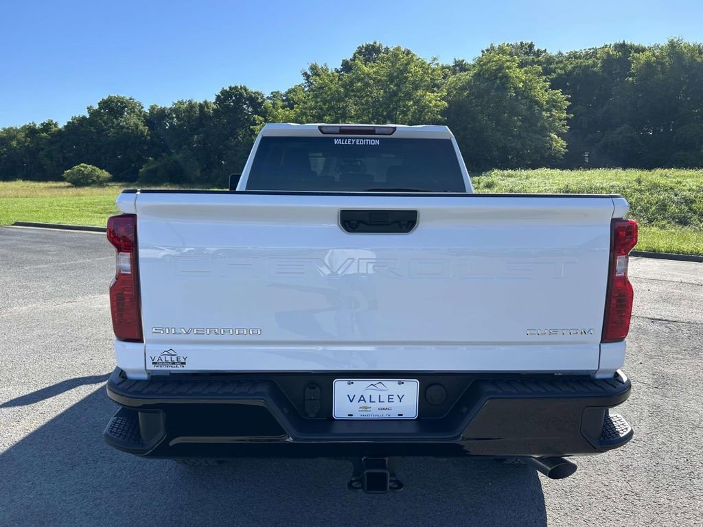 New 2026 Summit White Chevrolet Custom image 5