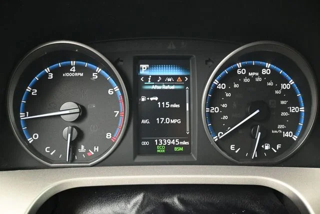 Used 2018 Gray Toyota XLE image 32
