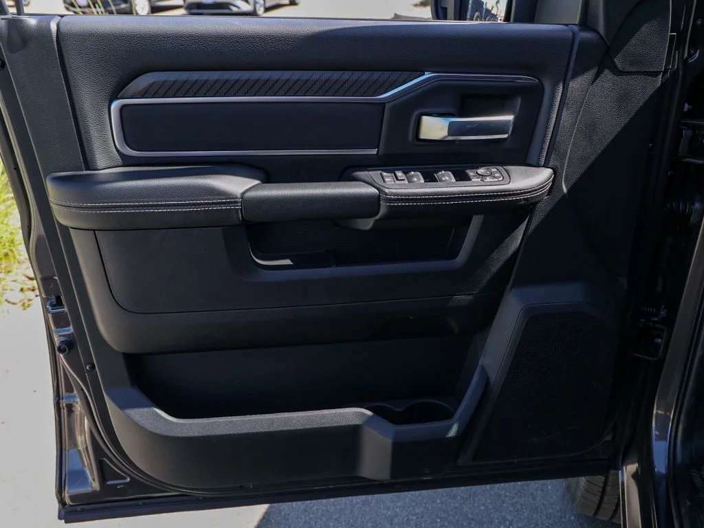 New 2026 Granite Crystal Metallic Clear-Coat Exterior Paint RAM Big Horn Sport Appearance image 21