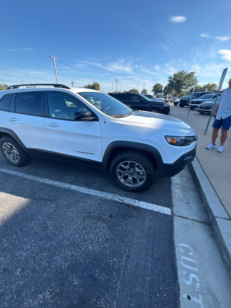 Used 2022 Bright White Clearcoat Jeep Trailhawk image 2