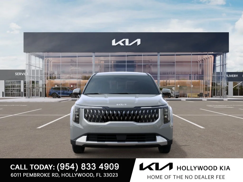 New 2027 Ceramic Silver Kia LXS image 2