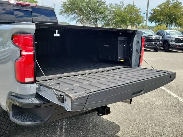 2025 Chevrolet Silverado 2500HD ZR2 - Photo 10