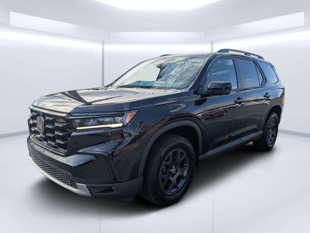 Used 2025 Crystal Black Pearl Honda TrailSport image 7