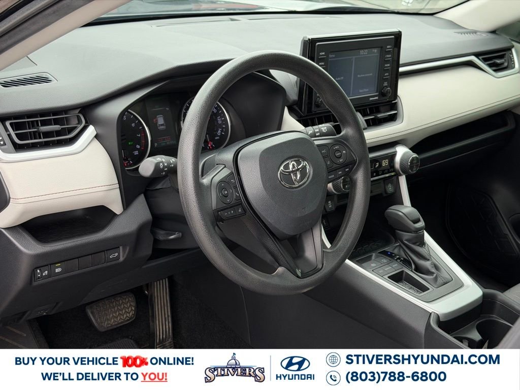 2021 Toyota RAV4 XLE - Photo 13