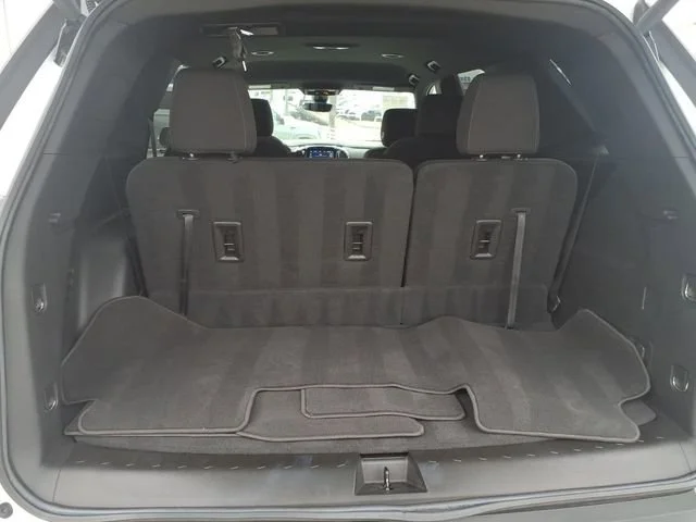 Used 2023 Summit White Chevrolet LT Cloth image 6