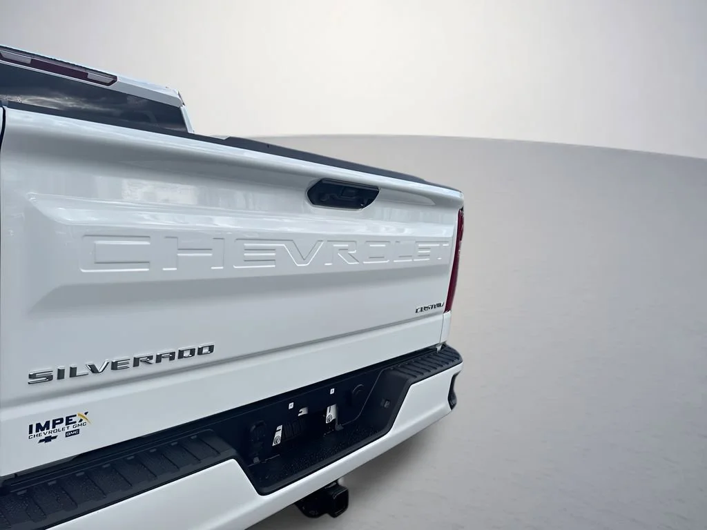 Used 2026 Summit White Chevrolet Custom image 31