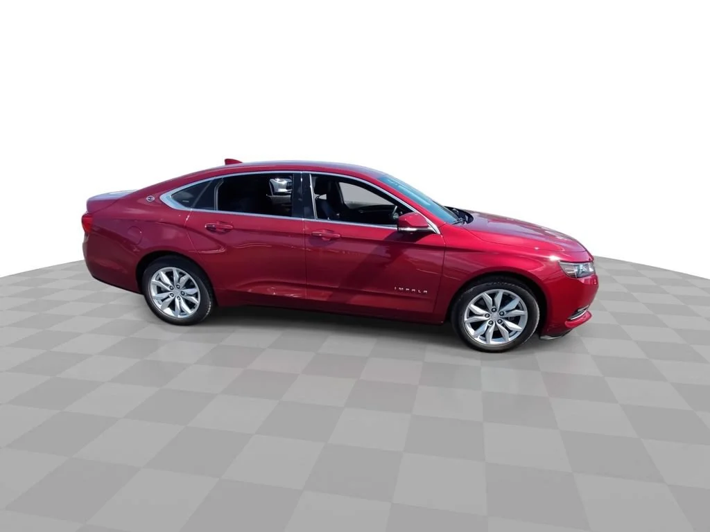 Used 2019 CAJUN RED TINTCOAT Chevrolet LT image 9