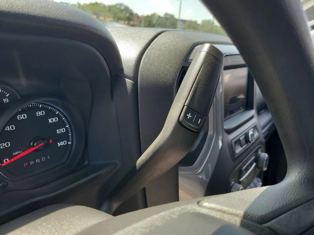 Used 2022 SILVER ICE METALLIC Chevrolet Custom image 15