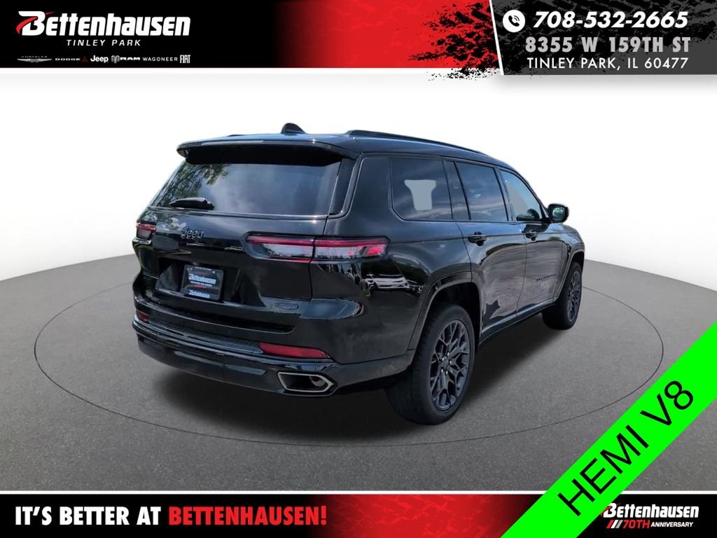 Used 2024 Diamond Black Jeep Summit image 5