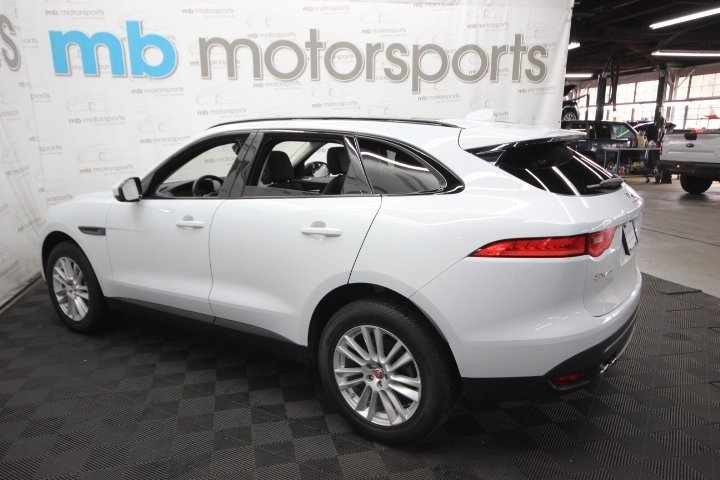 2018 Jaguar F-PACE Prestige photo 3