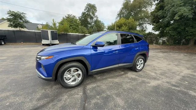 Used 2023 Blue Hyundai SEL image 4